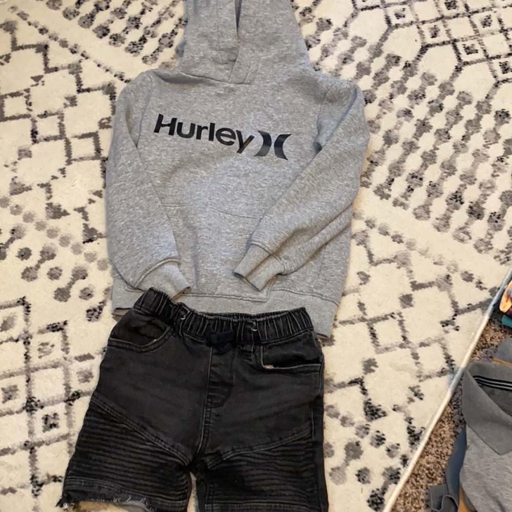 Hurley Sweatshirt & short bundle